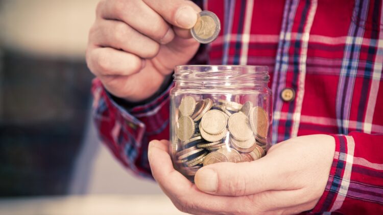 Hacienda recomienda tener lo equivalente a tres y seis meses de gastos fijos de dinero en efectivo guardado en casa 1 pensiones