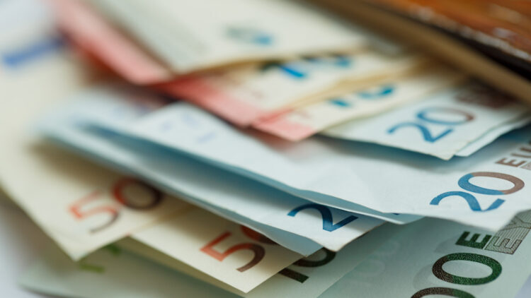 ¿Hay un límite de Hacienda para hacer transferencias entre familiares o amigos?