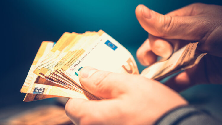 Hacienda te perdonará la deuda si es inferior a ciertas cantidades 1 Hacienda te perdonará la deuda si es inferior a estas dos cantidades.