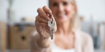 mayores de 65 años impuesto