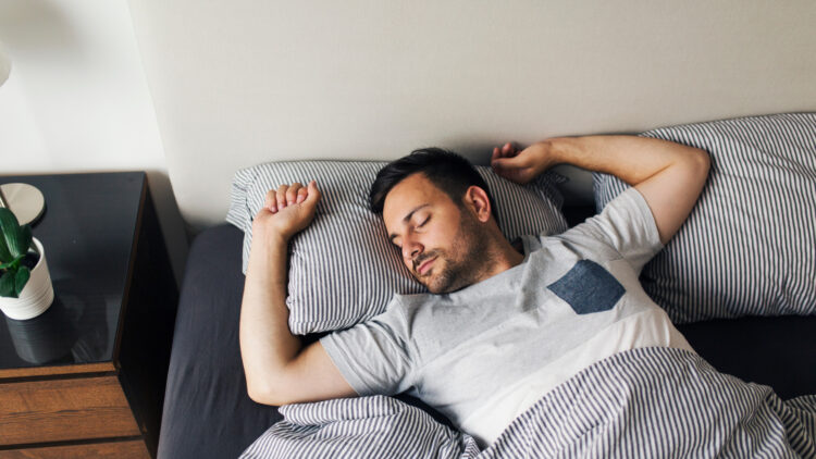 Bebe esto después de la cena. Dormirás como un bebé y te despiertas descansado y lleno de energía