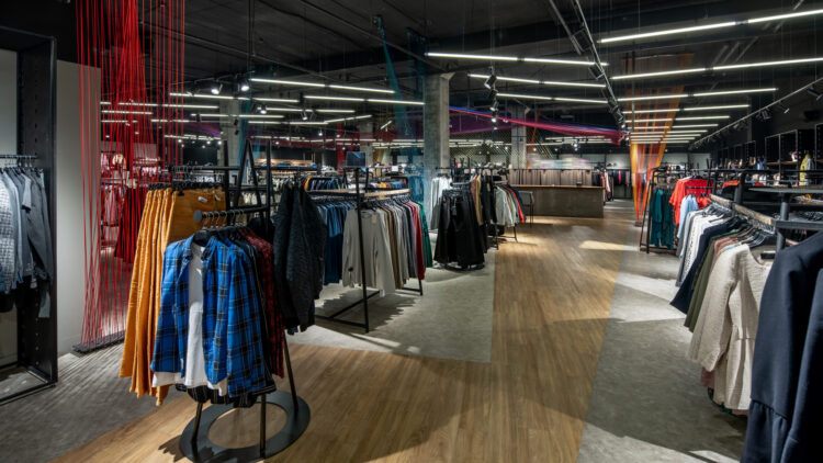 Cierran más de 400 tiendas de una reconocida marca de ropa 1 Adiós a esta marca de ropa: cierran más de 400 tiendas.