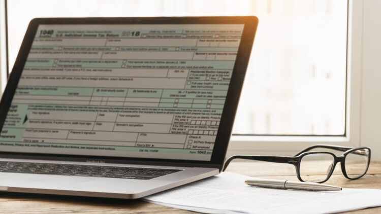 Hacienda lo hace oficial: se adelanta la fecha para presentar la declaración de la Renta.