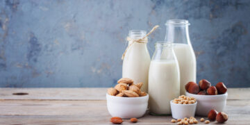 Leche de soja, de avena o de vaca: esta es la más saludable según los nutricionistas