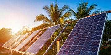 El kit solar de Leroy Merlín para tener luz gratis en casa que va a acabar con las placas solares.