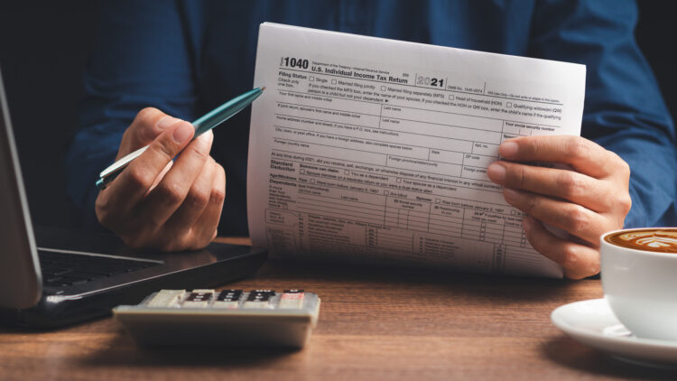 Podrías estar cobrando de menos: estos son los datos que tienes que revisar en tu nómina.