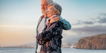 El IMSERSO regalará 1.000 euros a quienes cumplan estos requisitos: así puedes solicitarlo.