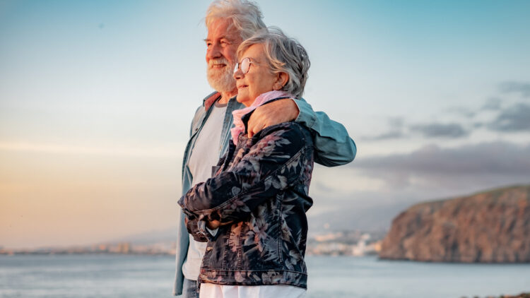 Así puedes solicitar los 1.000 euros que regala El IMSERSO 1 El IMSERSO regalará 1.000 euros a quienes cumplan estos requisitos: así puedes solicitarlo.