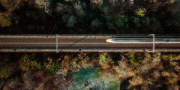 Viajar de Madrid a Barcelona en 90 minutos será posible: así será el tren que lo permitirá.