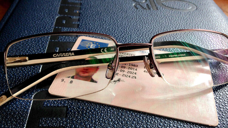 La DGT multa por el uso de algunas gafas 1 Cuidado con las gafas: estas son las multas que está poniendo la DGT