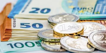 El Gobierno lo hace oficial: cobrar el paro mientras trabajas es ya una realidad si cumples estos requisitos.