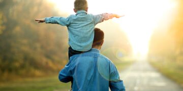 Los padres que educan con estos 7 hábitos logran niños con una alta inteligencia emocional según los expertos