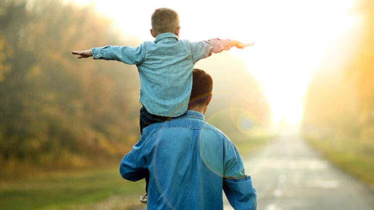 Los padres que educan con estos 7 hábitos logran niños con una alta inteligencia emocional según los expertos