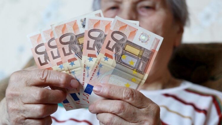 La Seguridad Social lo hace oficial: si has nacido entre estos años tienes derecho al 100% de la pensión de jubilación.