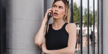 Vestir de negro: esto es lo que dice la psicología de las personas que eligen este color.