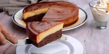 Cómo conseguir un pastel de chocolate húmedo y esponjoso.