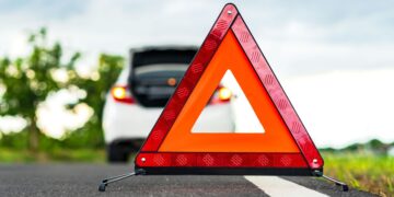 Pocos lo saben, pero conducir con el tanque del coche medio vacío tiene graves consecuencias: esto puede ocurrirte.