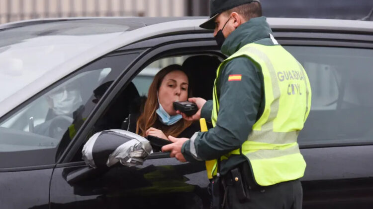 La DGT confirma el número de cervezas con el que darás positivo en un control de alcoholemia.