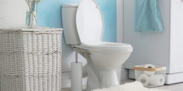 Adiós al debate sobre si es mejor orinar de pie o sentado: la ciencia tiene la respuesta