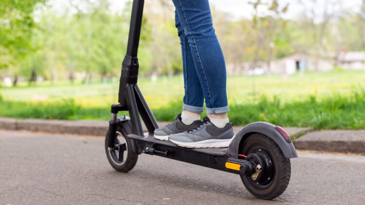 La DGT lo hace oficial: nueva normativa para los patinetes eléctricos y las multas ascienden a los 1.000 euros 1 La DGT lo hace oficial: nueva normativa para los patinetes eléctricos y las multas ascienden a los 1.000 euros.