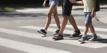 ¿Puedo cruzar la calle como peatón aunque no haya un paso de cebra? Sí, pero solo en estos casos.