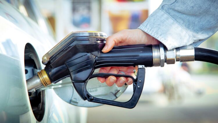 Repostar ahora será un poco más caro si usas este tipo de combustible.