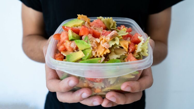 ¿Caducan los tuppers? La respuesta es sí: este es el número de usos que tienen.