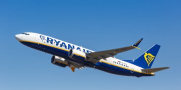 Ryanair prohíbe viajar con estos artículos en tu equipaje de mano: conoce la lista completa y evita problemas de última hora.
