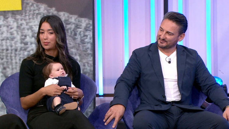 La pareja que creó un bebé reborn con "inteligencia artificial y con fotos nuestras de pequeños".