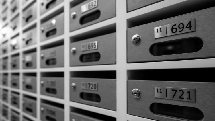 Cuidado si ves un sobre naranja en tu buzón: te quieren estafar y así puedes evitarlo.