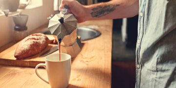Cómo preparar el café perfecto en casa: técnicas y secretos para un sabor único