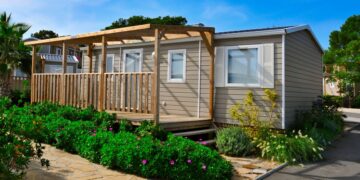 Instalar una casa prefabricada en tu finca para vivir.