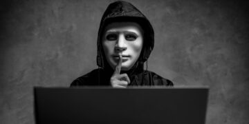 Evita ser víctima de fraudes: consejos clave para reconocer estafas que imitan a tu entidad bancaria.