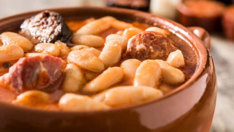 Comer fabada asturiana de calidad y de lata es posible: esta es la mejor marca.