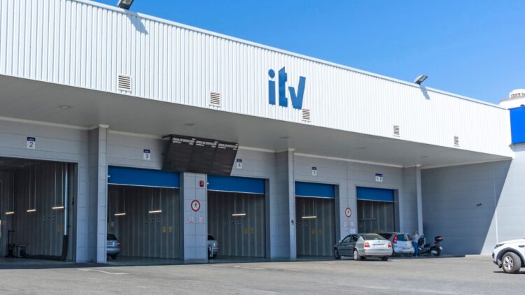 ¿Puedo circular con la ITV caducada si tengo cita?