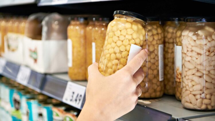 Si consumes legumbres de bote tienes que saber esto: los nutricionistas dicen que antes hay que hacer esto 1 Si consumes legumbres de bote tienes que saber esto.