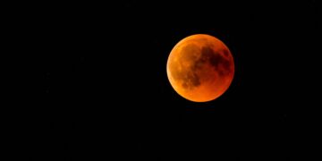 La 'Luna de sangre' llegará en marzo.
