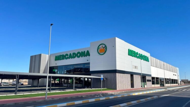 Adiós a las peluquerías: Mercadona tiene el producto definitivo para un acabado profesional en tu pelo 1 Adiós a las peluquerías: Mercadona tiene el producto definitivo para un acabado profesional en tu pelo.