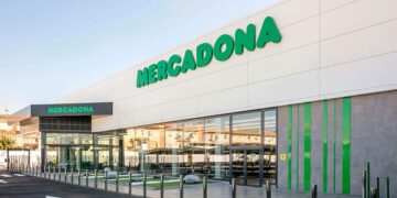 Es mejor que la laca y lo vende Mercadona: este producto da volumen sin ensuciar el pelo.