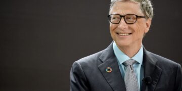 Ni profesores ni médicos: Bill Gates pronostica una era de 'inteligencia gratuita' que redefinirá el papel humano.