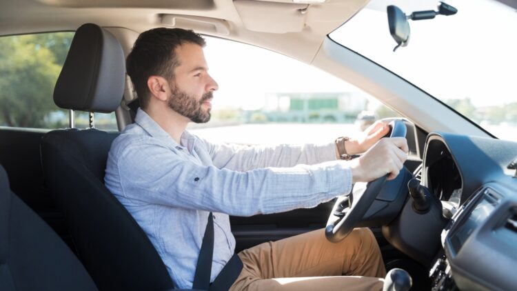 Alergia al volante: estos son los consejos de RACE para conducir a pesar del polen.