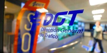 Ya es oficial: ahora puedes hacer trámites con la DGT sin moverte de tu ayuntamiento gracias a su nuevo servicio de videollamada.