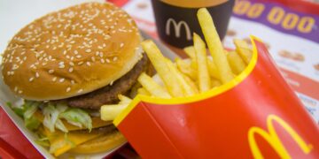 Ni Burger King ni McDonald's: las hamburguesas ya no valen un euro por este motivo que afecta a tu bolsillo.