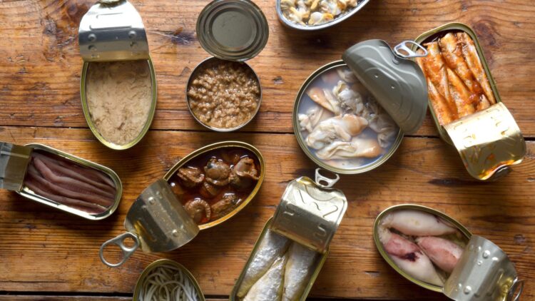 ¿Cenas latas de atún, mejillones, sardinas...? Esto es lo que dicen los nutricionistas