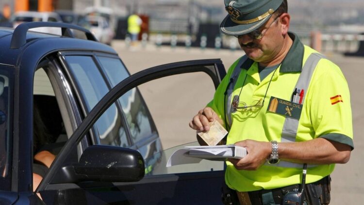 Malas noticias para los conductores: Sumar quiere cambiar las multas de tráfico y podrían subir un 500% 1 Malas noticias para los conductores: Sumar quiere cambiar las multas de tráfico y podrían subir un 500%