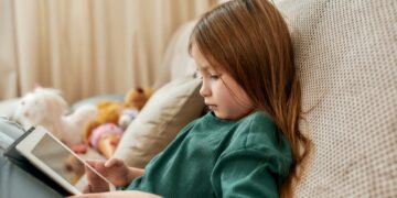 Ni Smartphones ni tablets: los pediatras recomiendan estimular el cerebro de tus hijos con estas alternativas