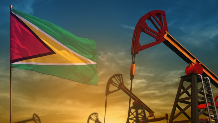 Adiós a Venezuela: este es el pequeño país con el que Estados Unidos espera seguir explotando petróleo.