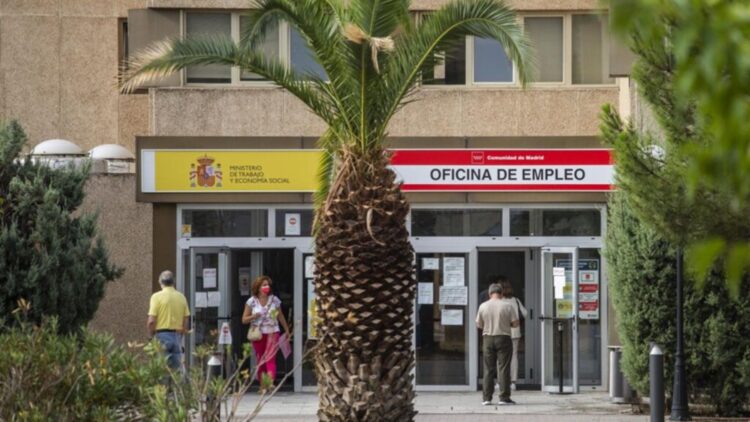 La Justicia lo confirma: el SEPE puede pegarte este palo si te vas de vacaciones y no cumples con este requisito imprescindible