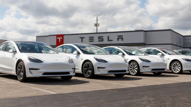 Fin al dominio de Tesla en Europa: las ventas caen un 43% y la marca entra en zona de alarma.