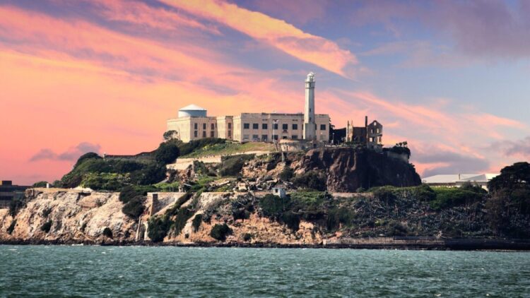 Reabre Alcatraz: Donald Trump ordena la vuelta de la histórica prisión, que viste en todas estas películas 1 Reabre Alcatraz: Donald Trump ordena la vuelta de la histórica prisión